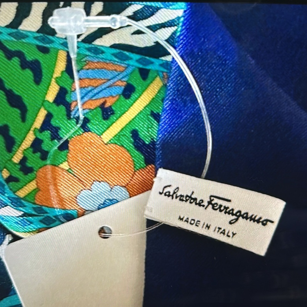 Salvatore Ferragamo Jungle silk 2 sided twill scarf - Picture 5 of 8